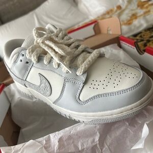 Women’s NIKE DUNK LOW